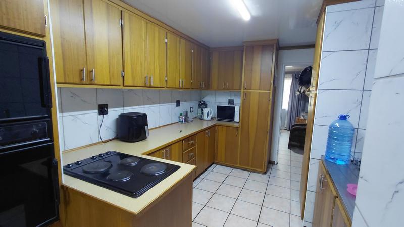 6 Bedroom Property for Sale in Fauna Free State